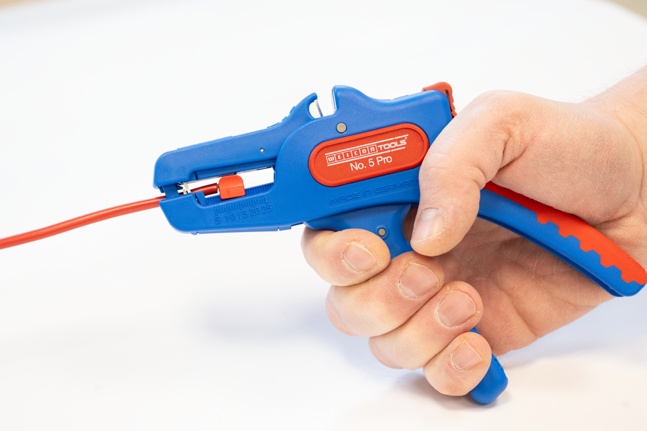 Tenaza Pelacables No. 5 Pro | para todos los conductores comunes trenzados y sólidos, rango de trabajo 0,2 - 16,0 mm²