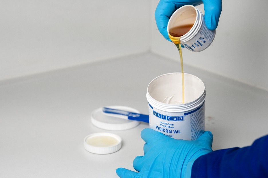 WEICON WL | Sistema de resina epoxi con carga cerámica para una alta protección contra el desgaste