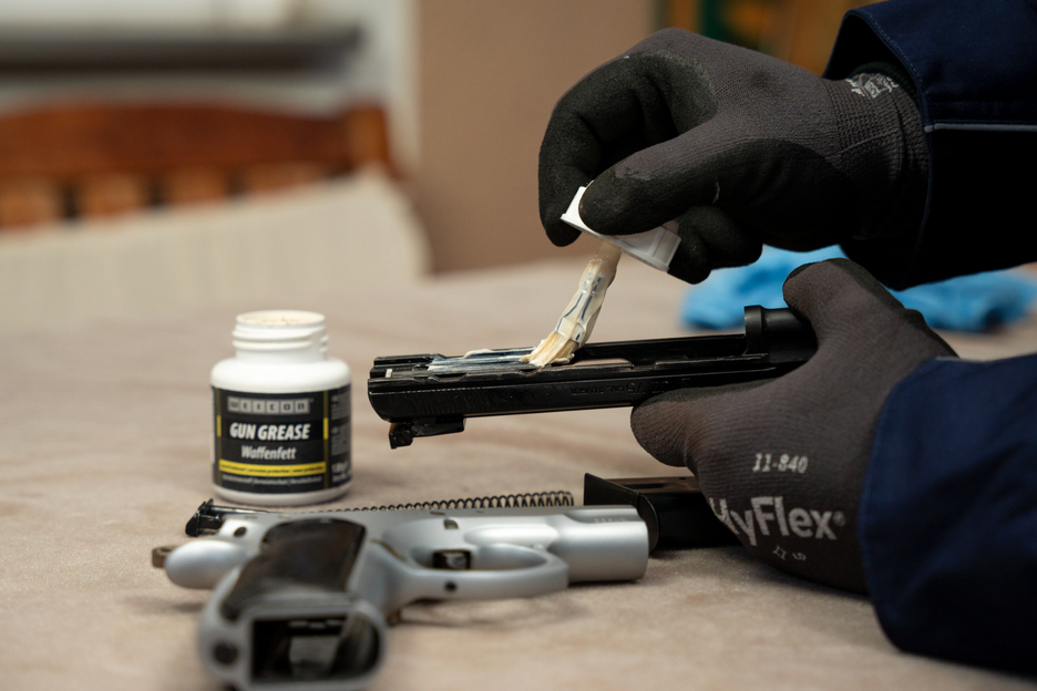 WEICON Gun Grease | Protección contra la corrosión y el desgaste para todo tipo de armas de fuego