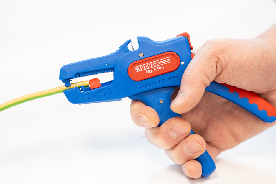 Tenaza Pelacables No. 5 Pro | para todos los conductores comunes trenzados y sólidos, rango de trabajo 0,2 - 16,0 mm²