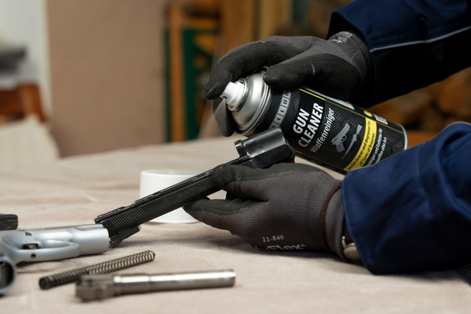 WEICON Gun Cleaner | Limpiador y desengrasante especial para todo tipo de armas de fuego
