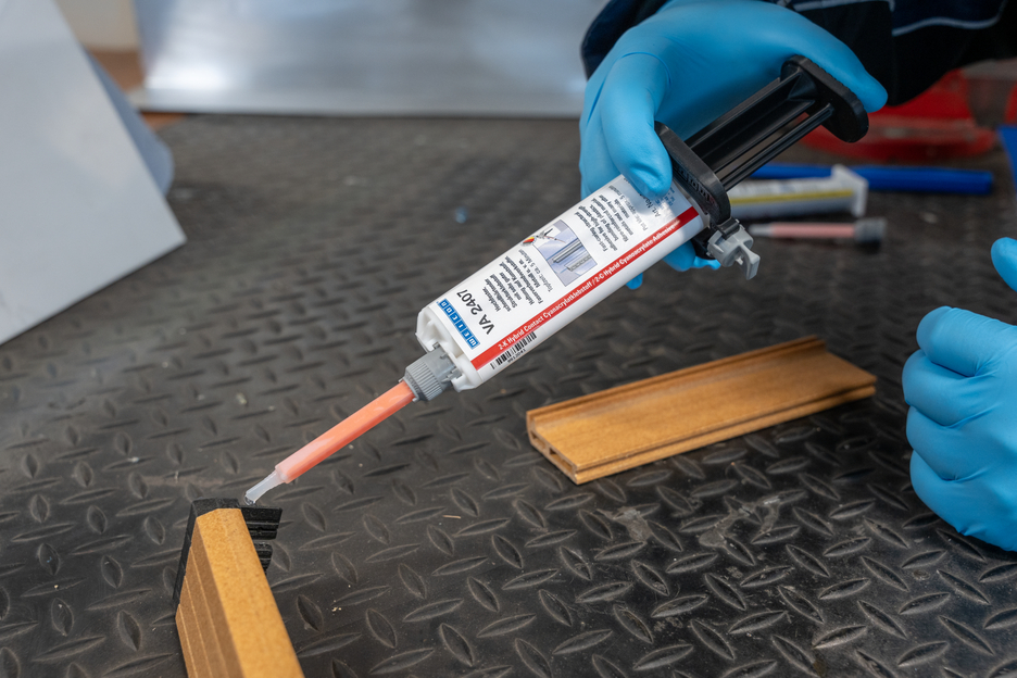 VA 2407 Adhesivo estructural bicomponente | two-component cyanoacrylate, high gap bridging