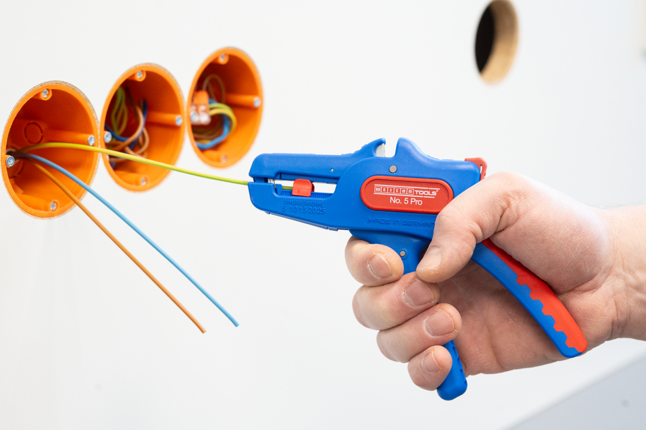 Tenaza Pelacables No. 5 Pro | para todos los conductores comunes trenzados y sólidos, rango de trabajo 0,2 - 16,0 mm²